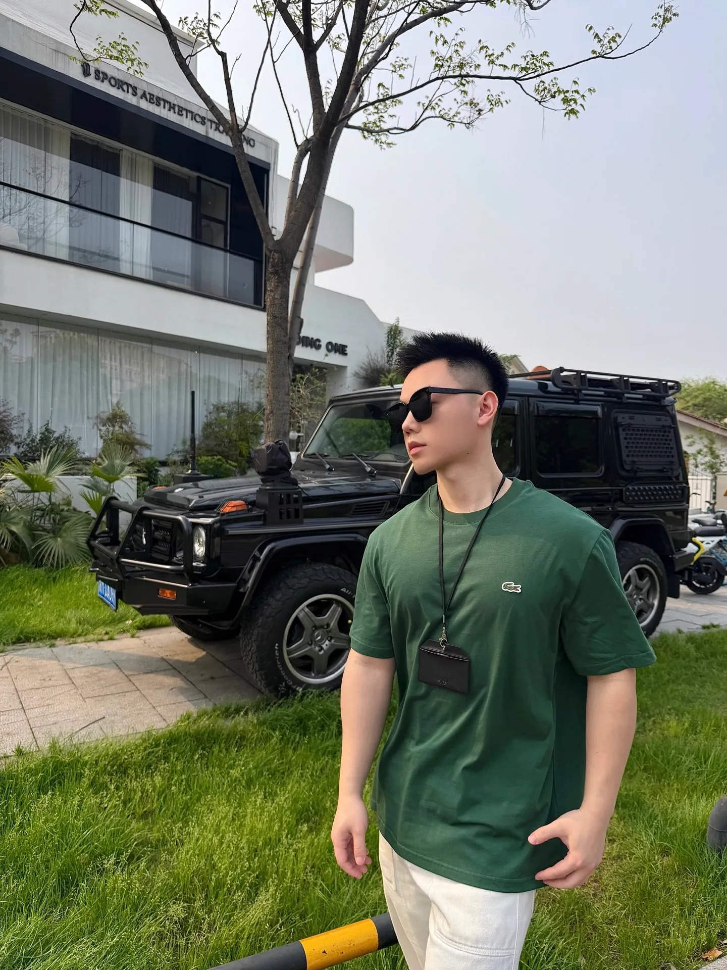 [Upper body picture] Lacoste crocodile logo short sleeves (Green)